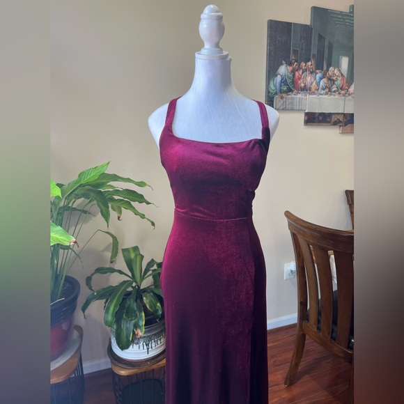 Christina Lace-Up Back Velvet Dress (Burgundy) - Picture 6 of 15